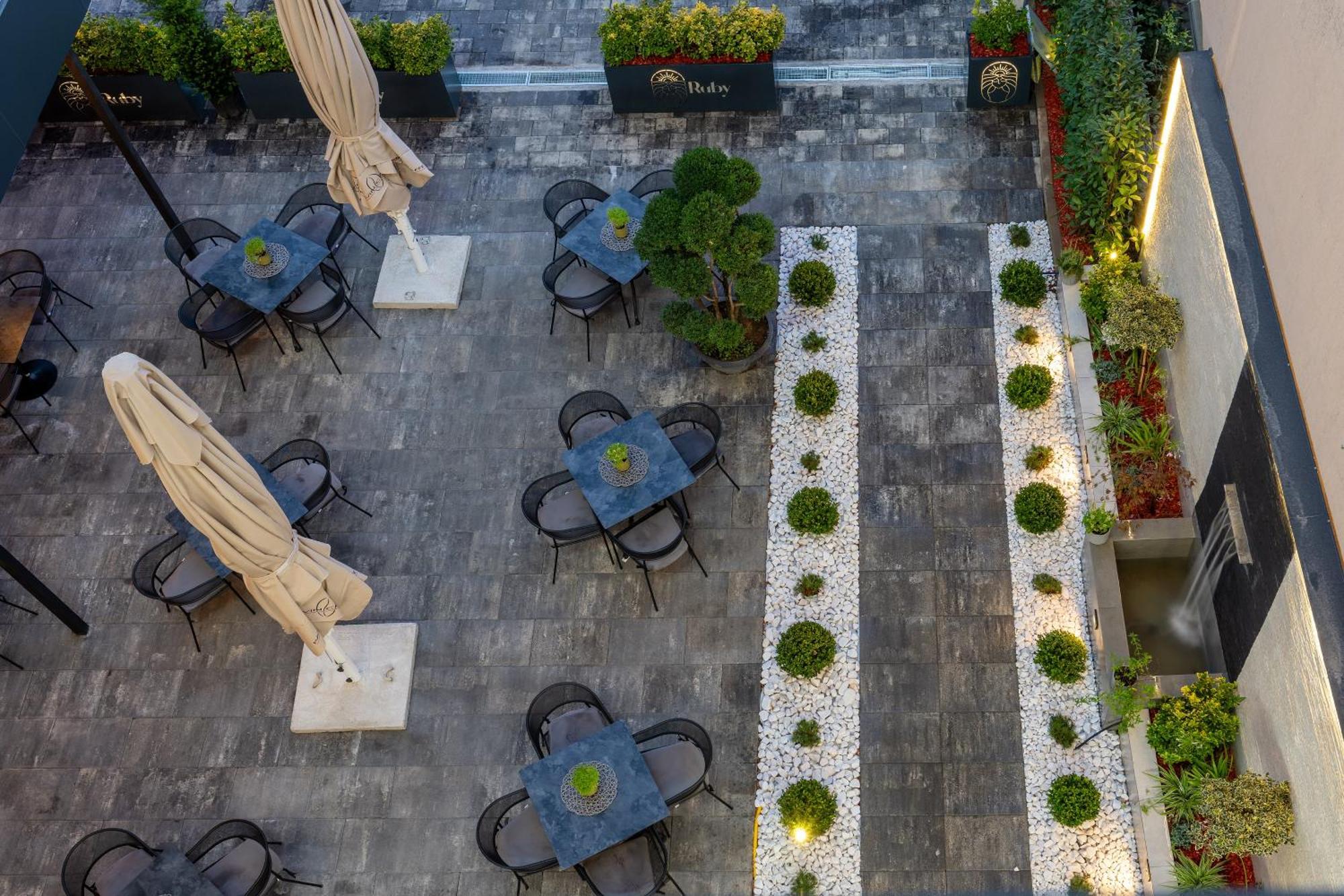 Ruby Hotel Prishtina Priştine Dış mekan fotoğraf